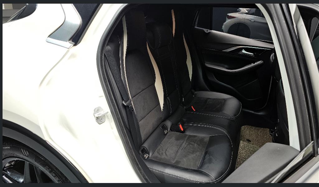 인피니티 Q30 2.0T - 이미지 9