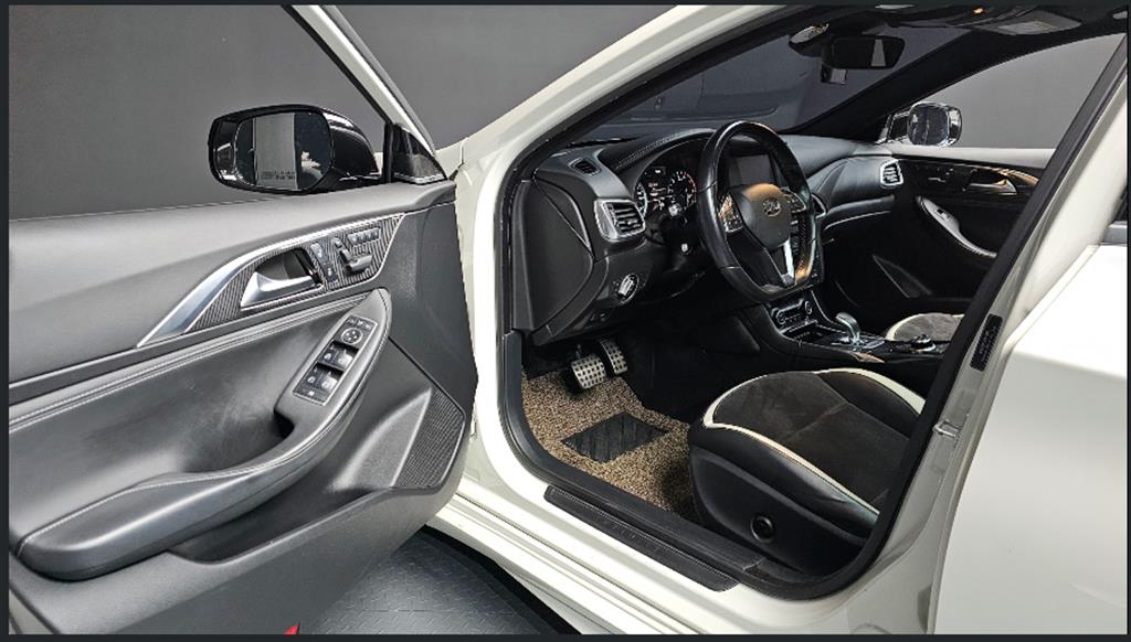 인피니티 Q30 2.0T - 이미지 15