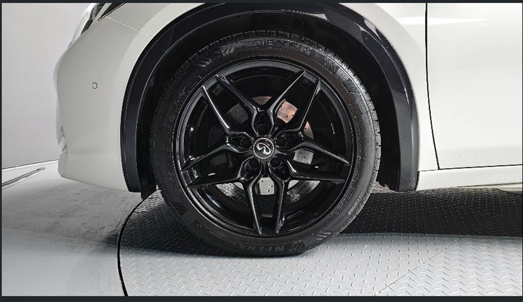 인피니티 Q30 2.0T - 이미지 12