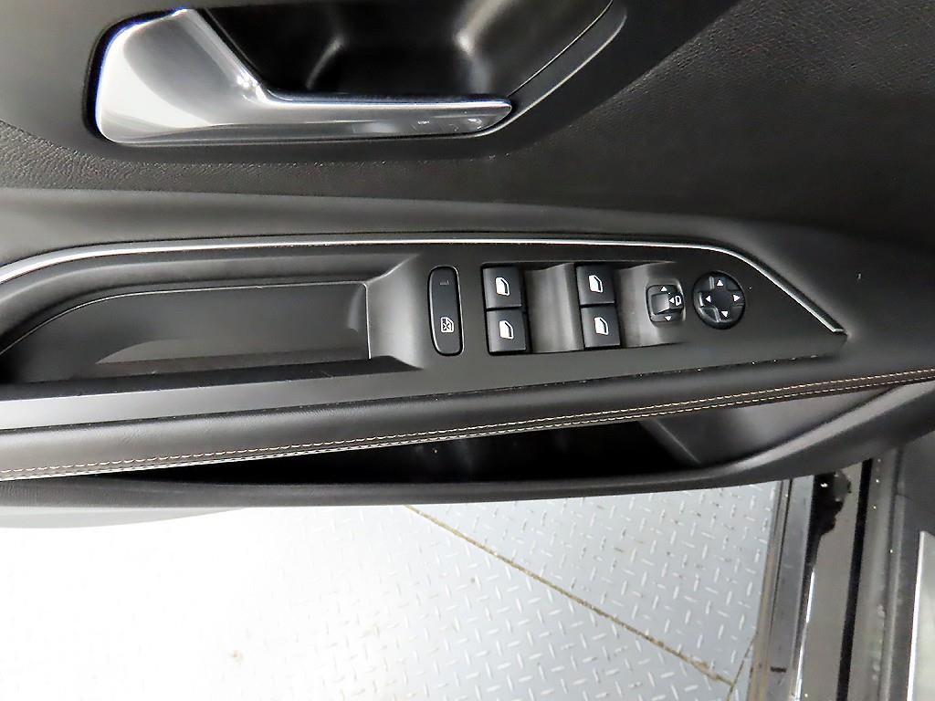 푸조 3008(2세대) 1.6 BlueHDi GT라인 - 이미지 10