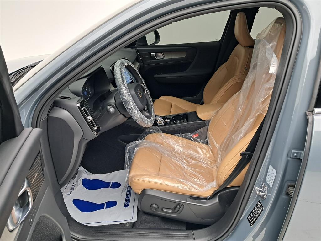 볼보 XC40 2.0 T4 AWD 인스크립션 - 이미지 15