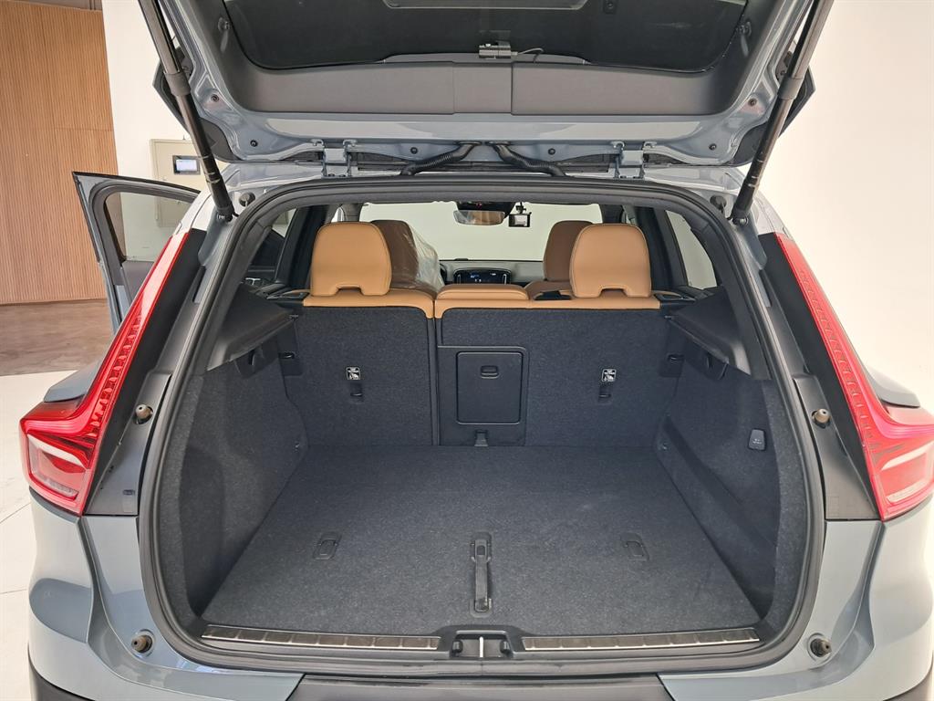 볼보 XC40 2.0 T4 AWD 인스크립션 - 이미지 14