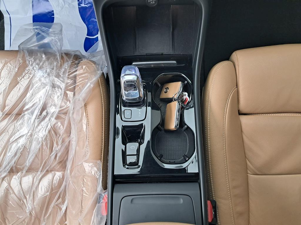 볼보 XC40 2.0 T4 AWD 인스크립션 - 이미지 4