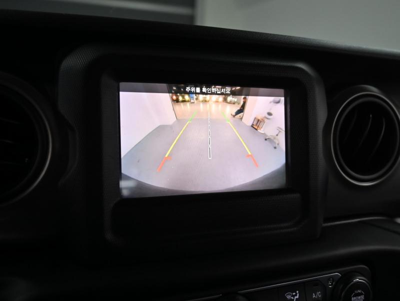 지프 랭글러(JL) 2.0 스포츠 4DR - 이미지 19