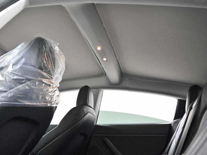 테슬라 모델 3 AWD 롱 레인지 - 이미지 14