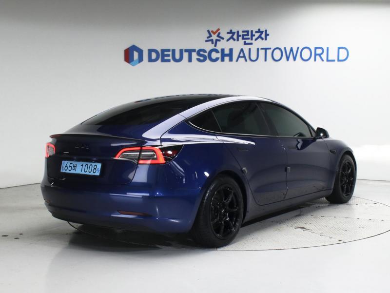 테슬라 모델 3 AWD 롱 레인지 - 이미지 19