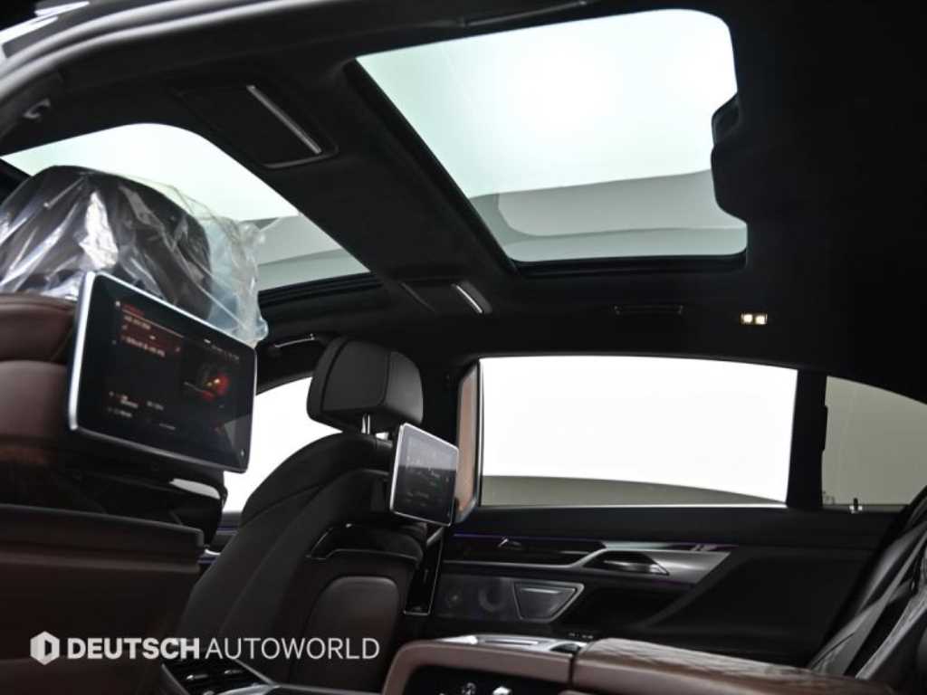 BMW 7시리즈(6세대) 750Li xDrive 프레스티지 디자인 퓨어 엑셀런스 - 이미지 2