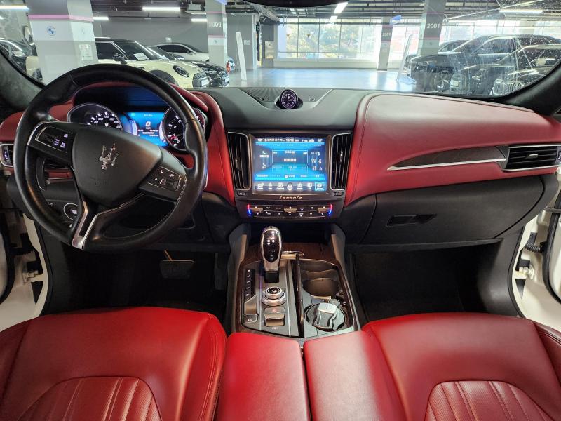 마세라티 르반떼 3.0