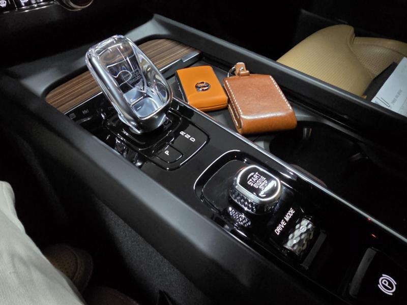 볼보 XC60(2세대) B5 AWD 인스크립션 - 이미지 5