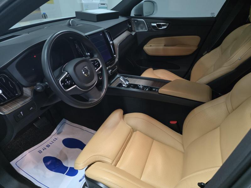 볼보 XC60(2세대) B5 AWD 인스크립션 - 이미지 7