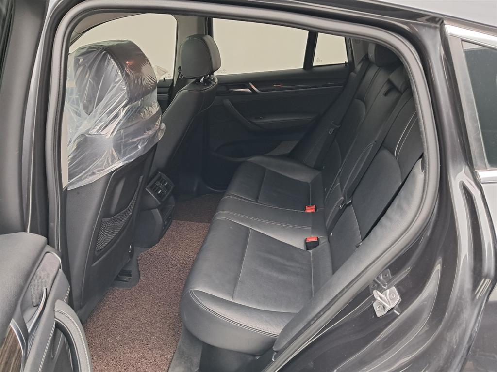 BMW X4 20d xDrive x라인 - 이미지 14