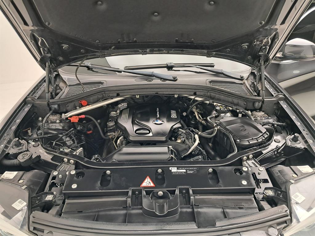 BMW X4 20d xDrive x라인 - 이미지 11