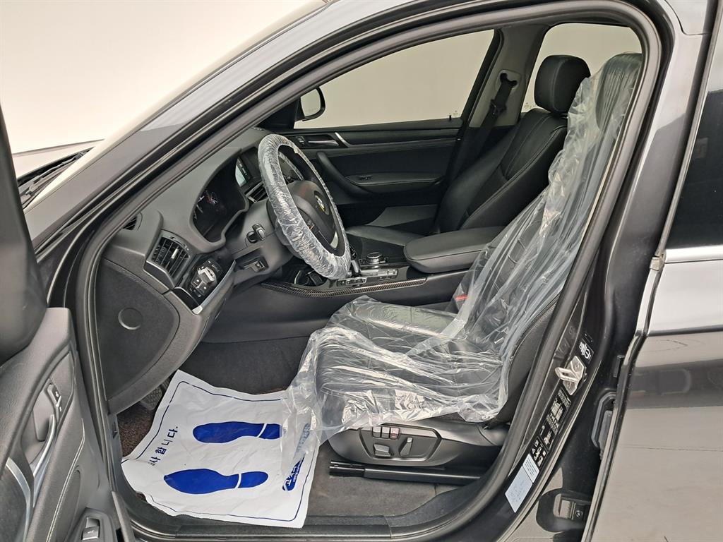 BMW X4 20d xDrive x라인 - 이미지 15
