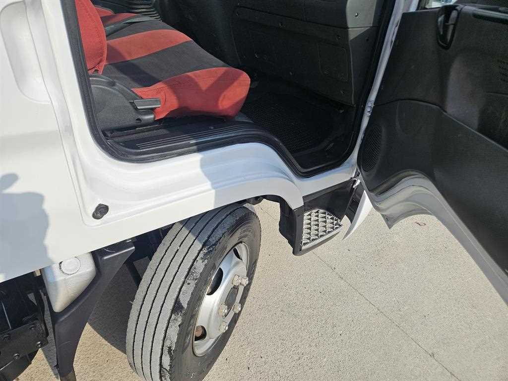 현대 e-마이티 윙바디 2.5톤 - 이미지 8