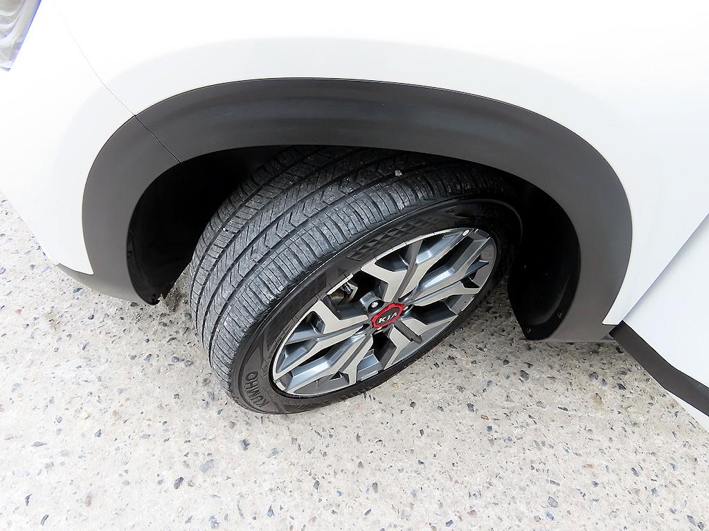 기아 셀토스 1.6 가솔린 2WD 시그니처 - 이미지 4