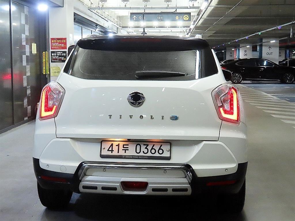 KG모빌리티(쌍용) 티볼리 디젤 2WD LX - 이미지 13