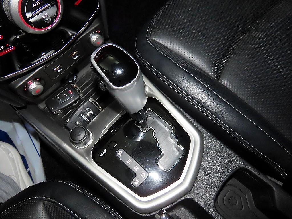 KG모빌리티(쌍용) 티볼리 디젤 2WD LX - 이미지 8