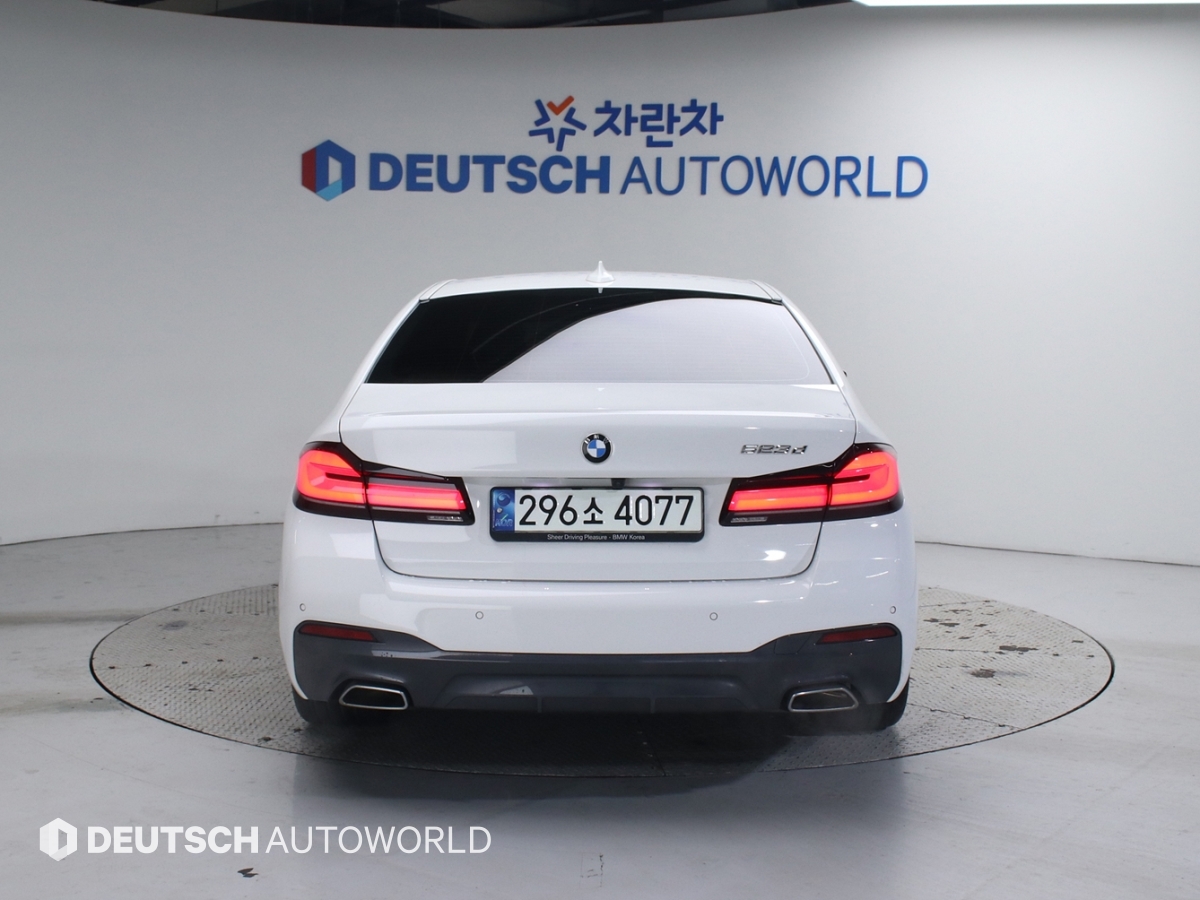 BMW 5시리즈(7세대) 523d M 스포츠팩 - 이미지 20