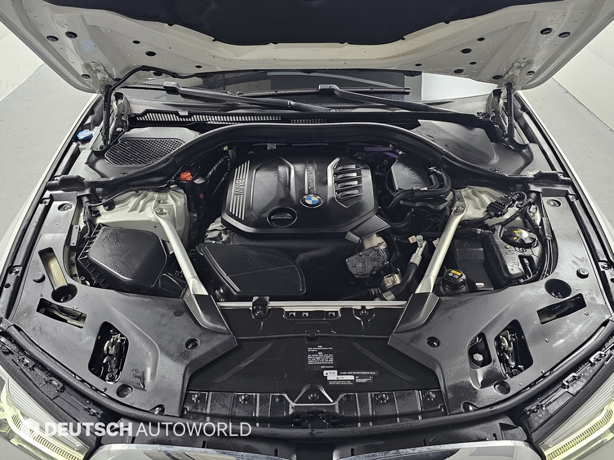 BMW 5시리즈(7세대) 523d M 스포츠팩 - 이미지 13