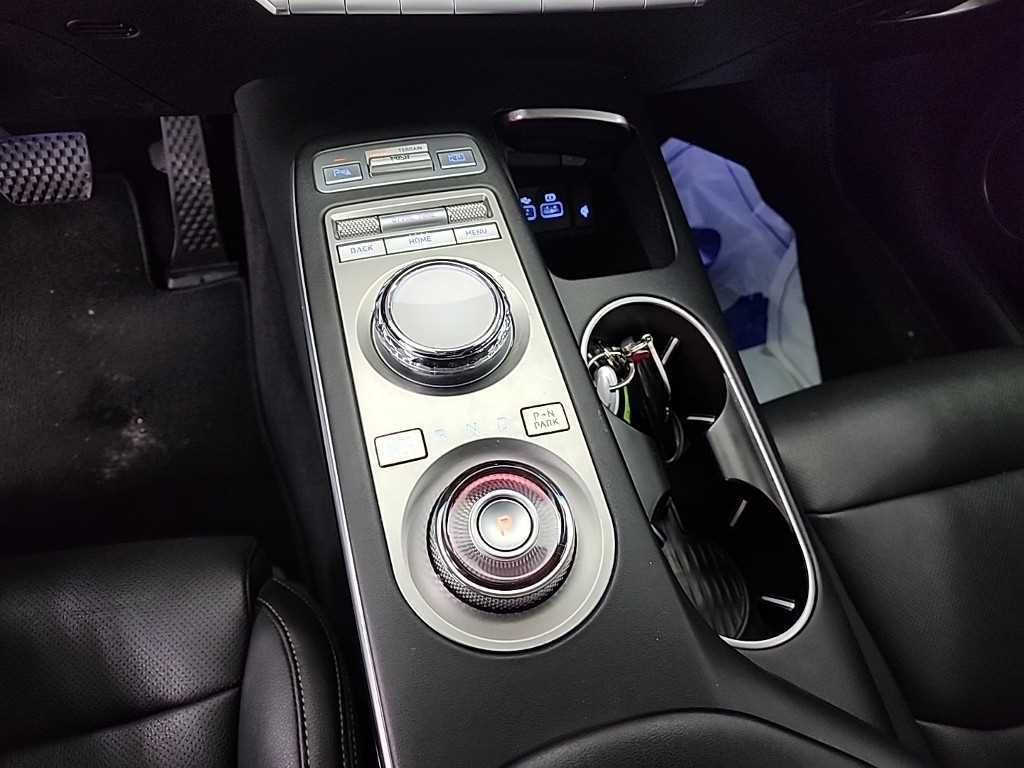 제네시스 GV70 2.5T AWD 기본형 - 이미지 4