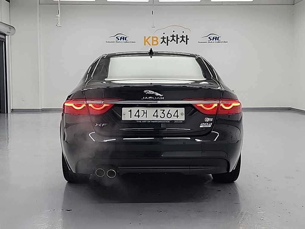 재규어 XF(2세대) 2.0 20d AWD 포트폴리오 - 이미지 4