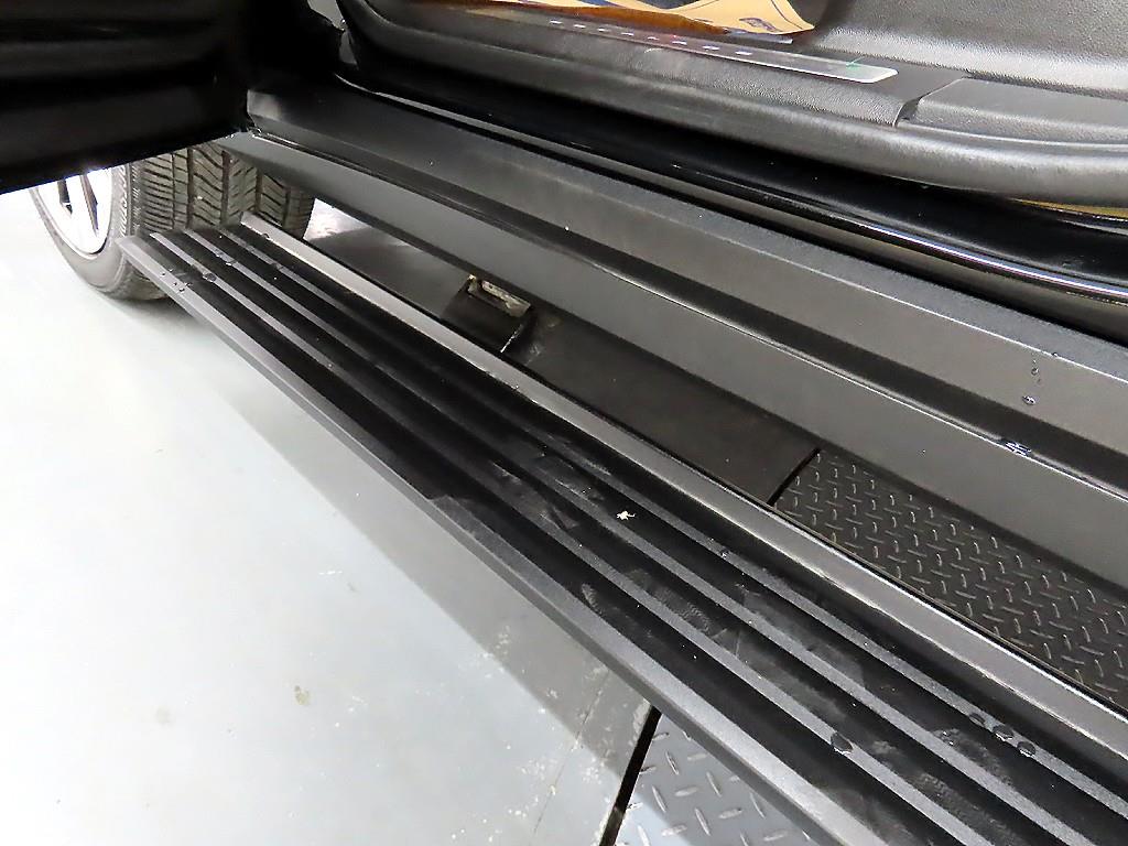 캐딜락 에스컬레이드(5세대) 6.2 V8 프리미엄 럭셔리 플래티넘 - 이미지 4