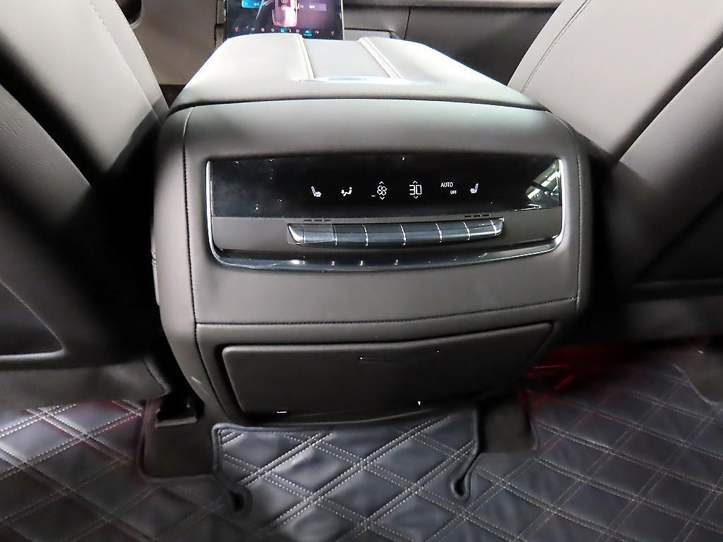 캐딜락 에스컬레이드(5세대) 6.2 V8 프리미엄 럭셔리 플래티넘 - 이미지 3