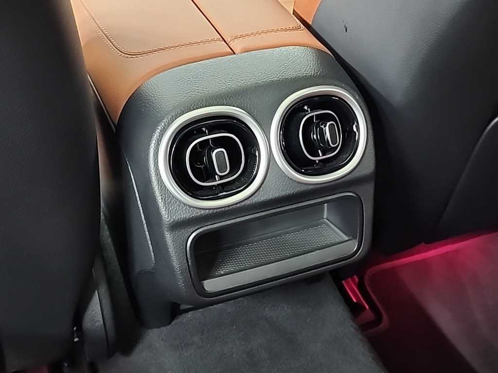 벤츠 C클래스(5세대) C200 4매틱 아방가르드 - 이미지 11