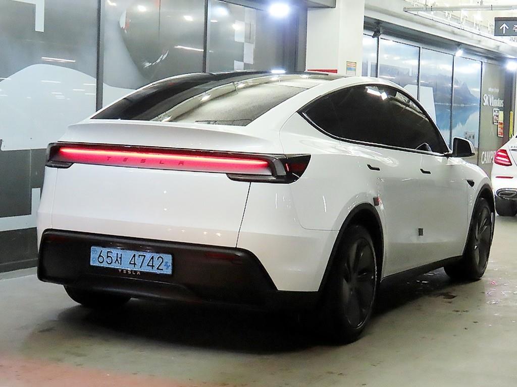 테슬라 모델 Y RWD - 이미지 2