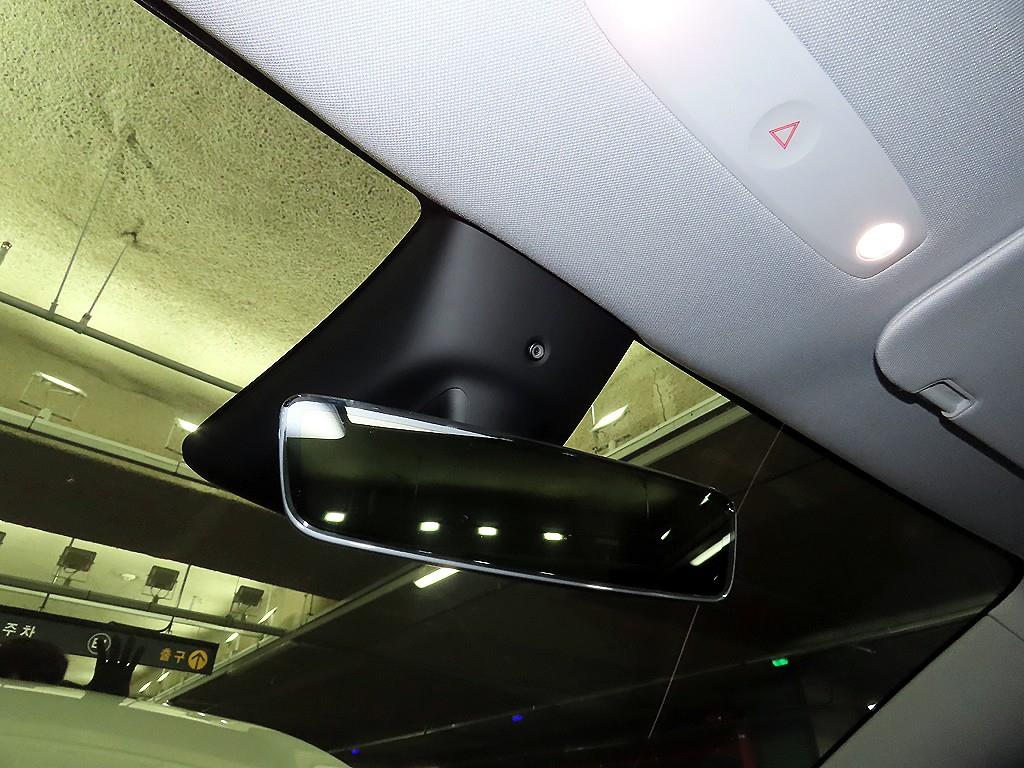 테슬라 모델 Y RWD - 이미지 9