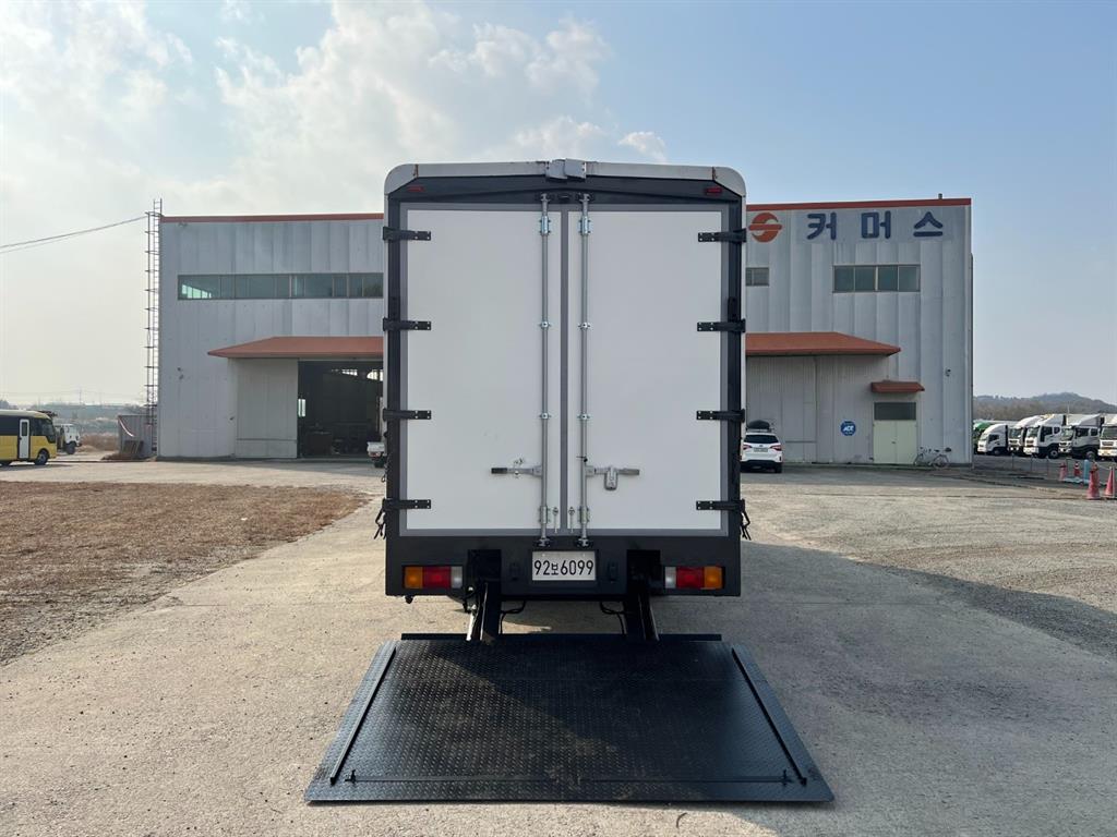 현대 메가트럭 윙바디 5톤 - 이미지 2