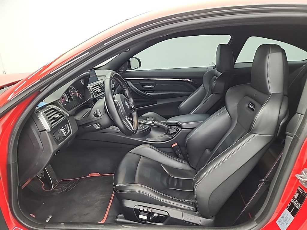 BMW M4 M4 쿠페 컴페티션 인디비주얼 - 이미지 17