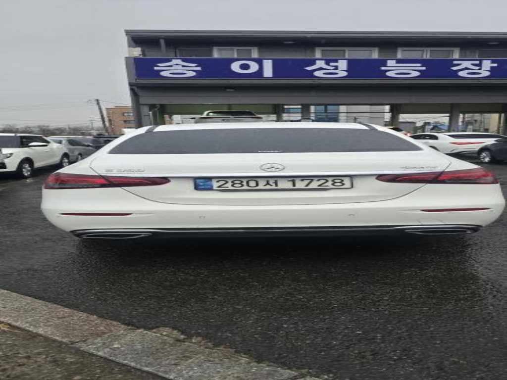 벤츠 E클래스(5세대) E350 4매틱 아방가르드 - 이미지 5