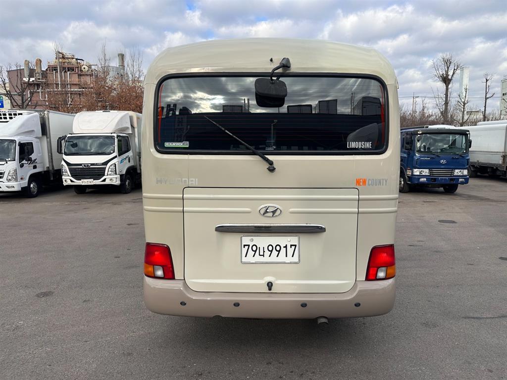 현대 뉴카운티 리무진 15인승 - 이미지 5