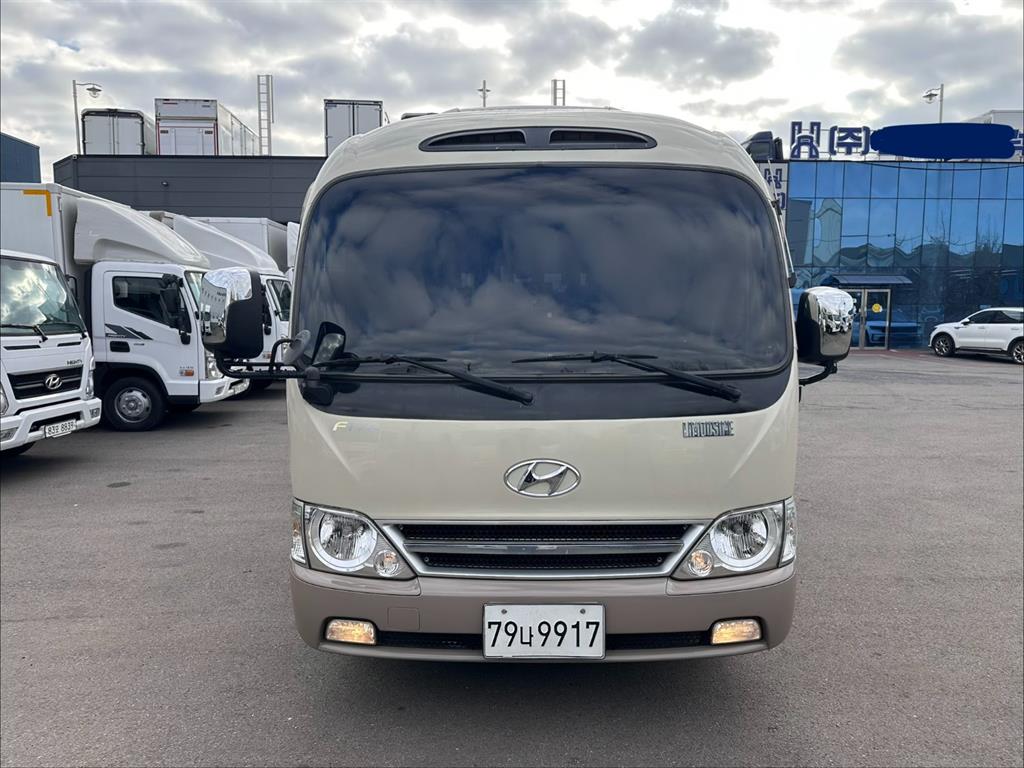 현대 뉴카운티 리무진 15인승 - 이미지 4