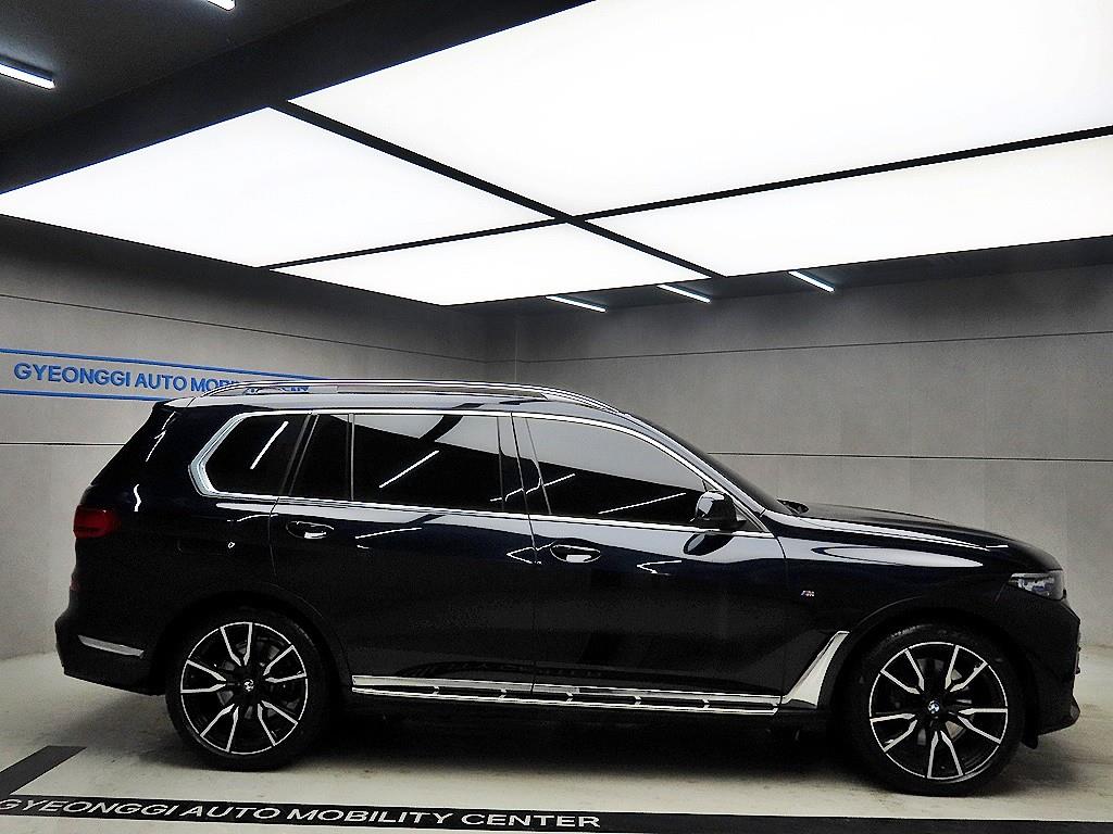 BMW X7 40i xDrive M스포츠 팩 - 이미지 15