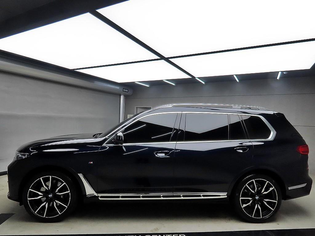 BMW X7 40i xDrive M스포츠 팩 - 이미지 9