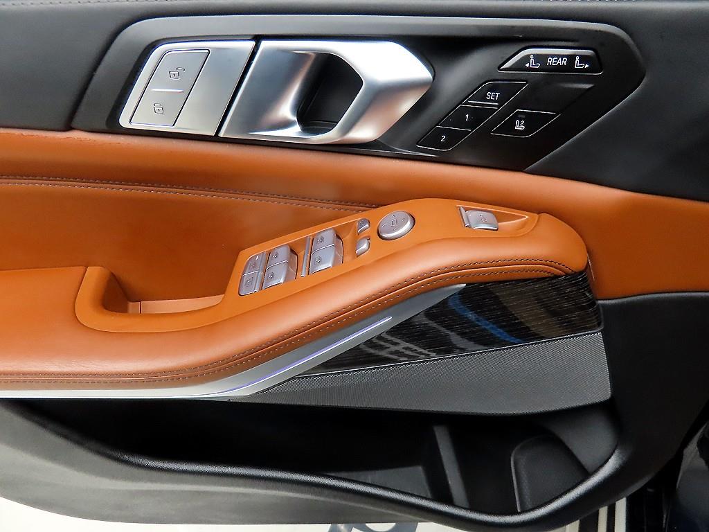 BMW X7 40i xDrive M스포츠 팩 - 이미지 16