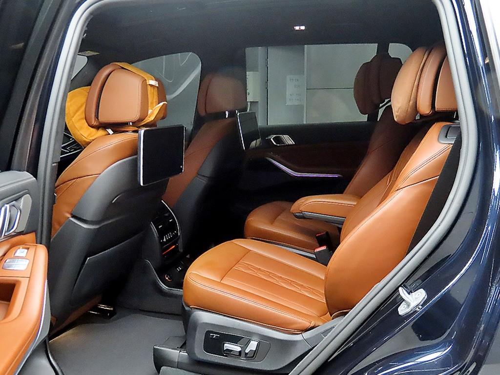 BMW X7 40i xDrive M스포츠 팩 - 이미지 4