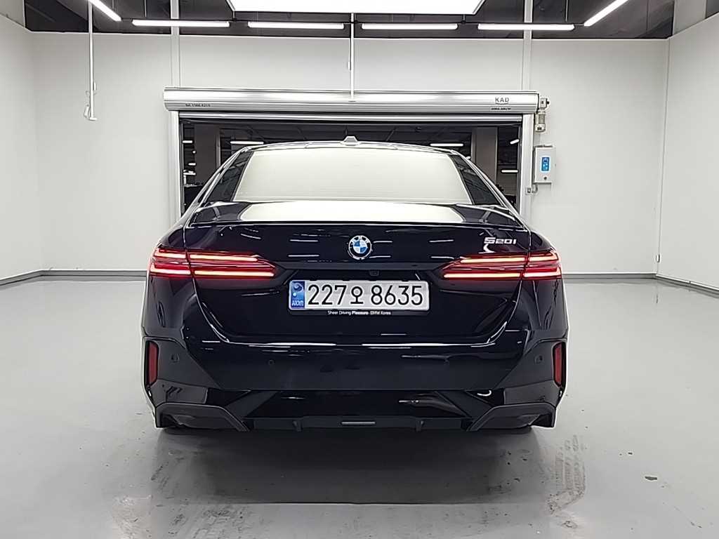BMW 5시리즈(8세대) 520i M 스포츠 프로 스페셜 에디션 - 이미지 12