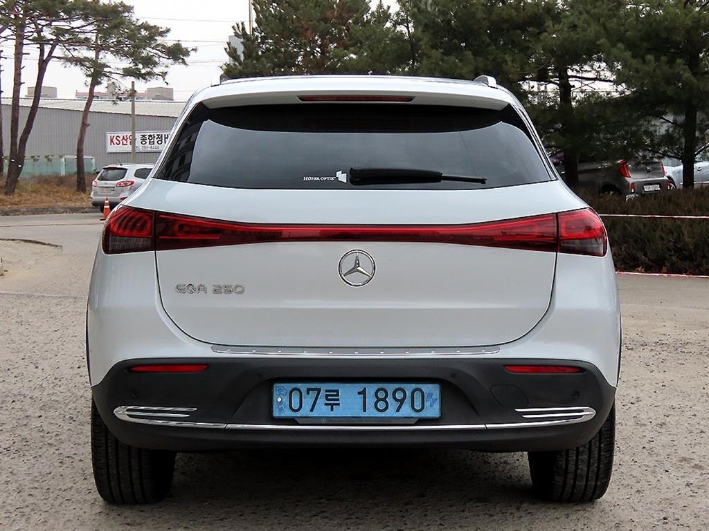 벤츠 EQA 250 - 이미지 4