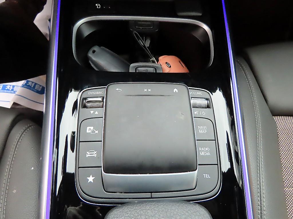 벤츠 EQA 250 - 이미지 10