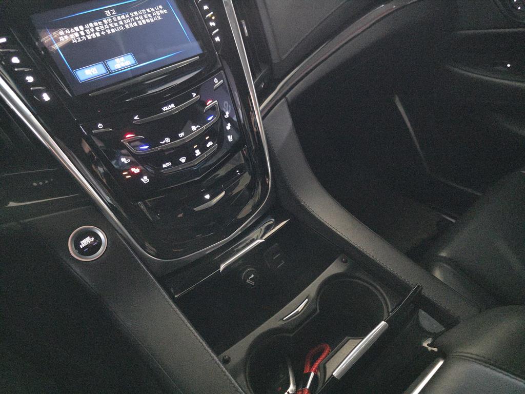 캐딜락 에스컬레이드(4세대) 6.2 V8 - 이미지 7