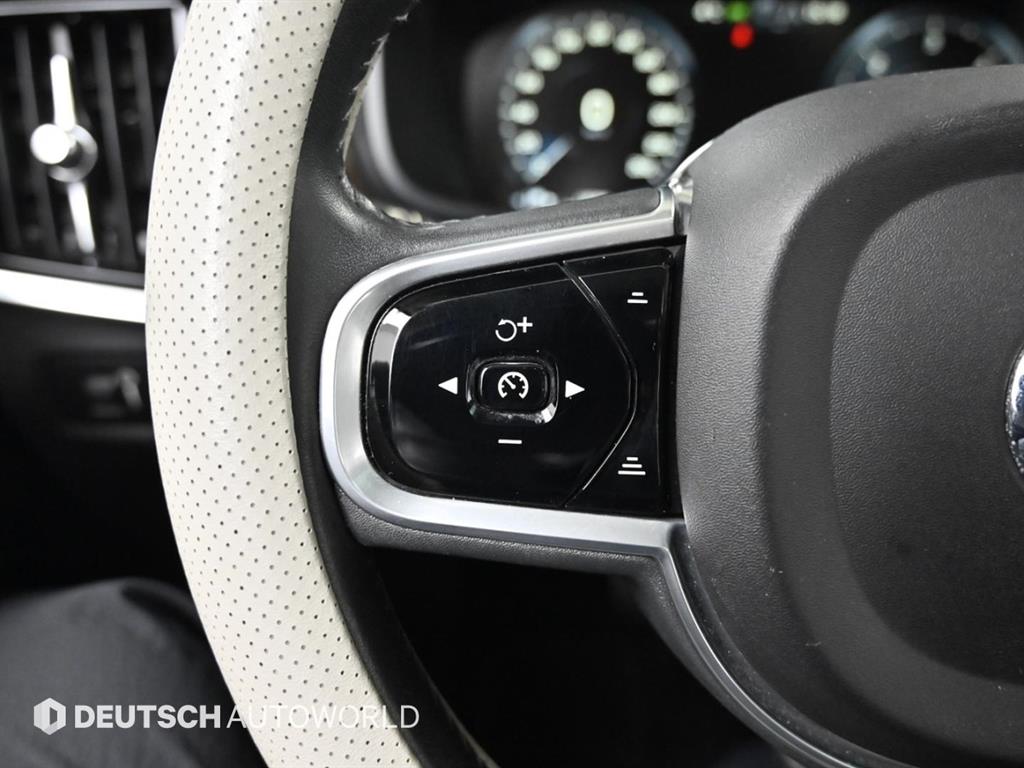 볼보 더 뉴 S90 D5 AWD 모멘텀 - 이미지 9