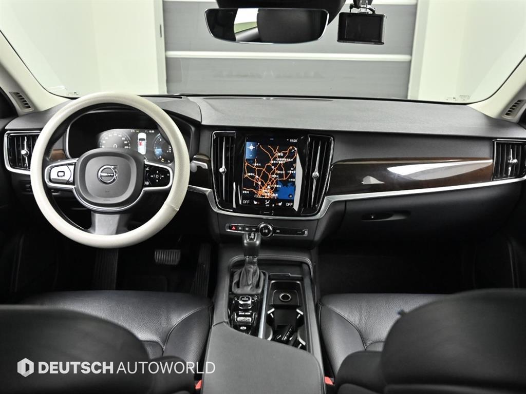 볼보 더 뉴 S90 D5 AWD 모멘텀 - 이미지 8