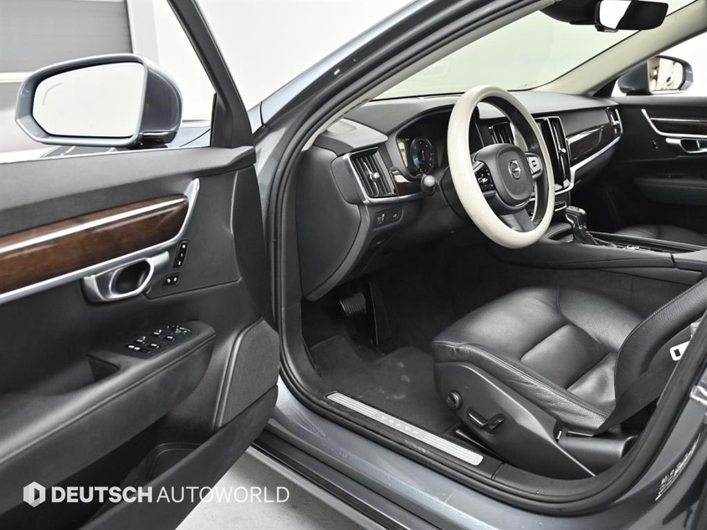 볼보 더 뉴 S90 D5 AWD 모멘텀 - 이미지 10