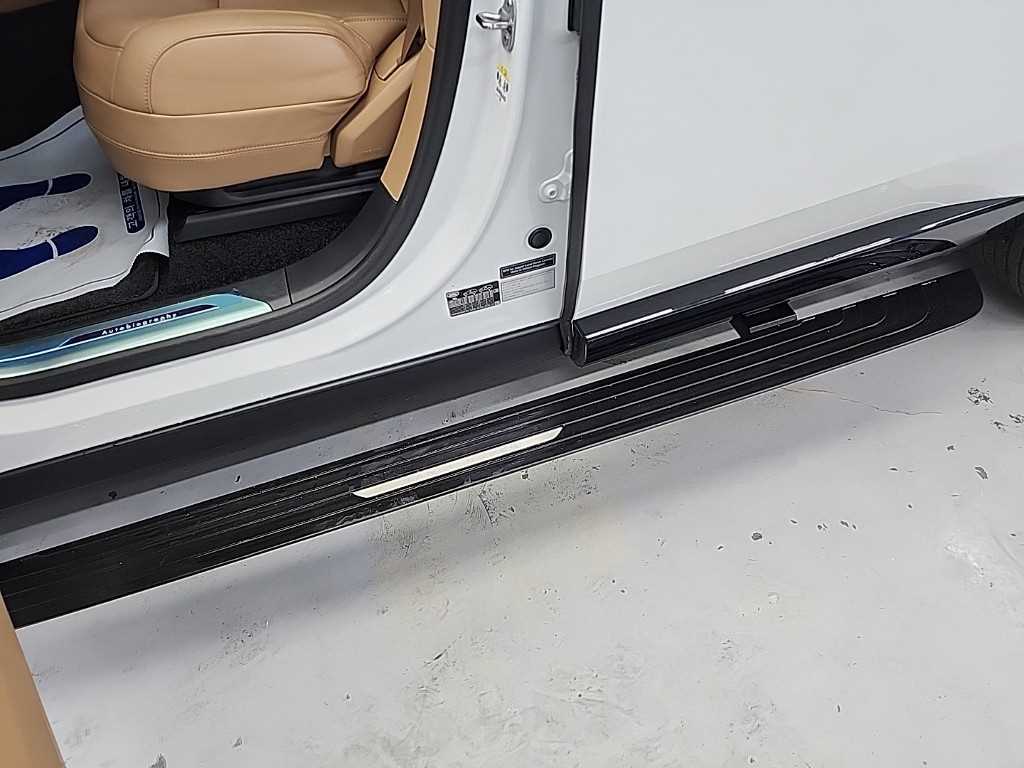 랜드로버 레인지로버(5세대) 4.4 P530 LWB 오토바이오그래피 - 이미지 9