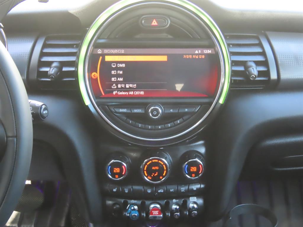 미니 쿠퍼(3세대) 1.5 하이 - 이미지 17