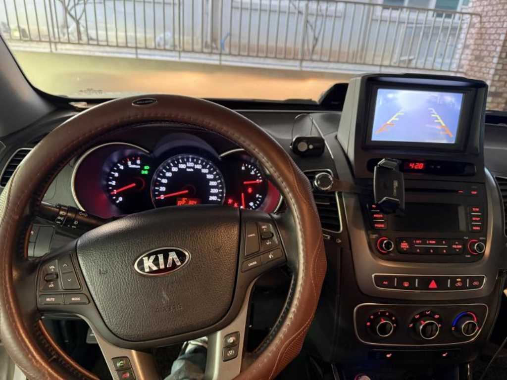 기아 뉴쏘렌토 R R2.0 2WD LX - 이미지 3