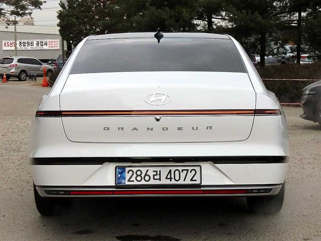 현대 디 올뉴그랜저 LPi 3.5 익스클루시브 - 이미지 18